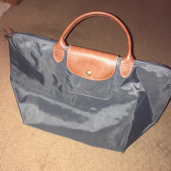 Longchamp Handbags - Longchamp tote